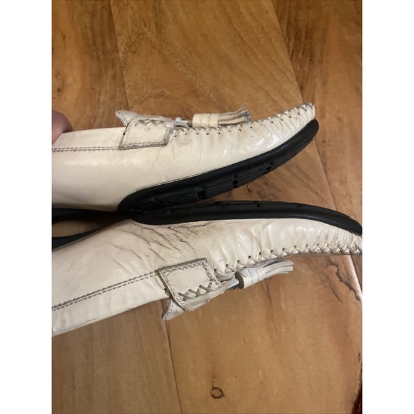 Stuart Weitzman Pointed Toe Tassel Loafer Flats White Womens 9M Patent Leather - Picture 9 of 14